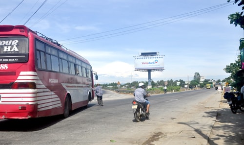 Khu vực ngã ba đường tránh Nguyễn Hoàng - quốc lộ 1 (giáp ranh giữa TP.Tam Kỳ với Núi Thành) luôn tiềm ẩn nguy cơ về an ninh trật tự.  Ảnh: HÀN GIANG