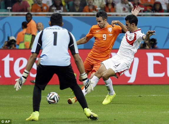 Van Persie chơi mờ nhạt trận này