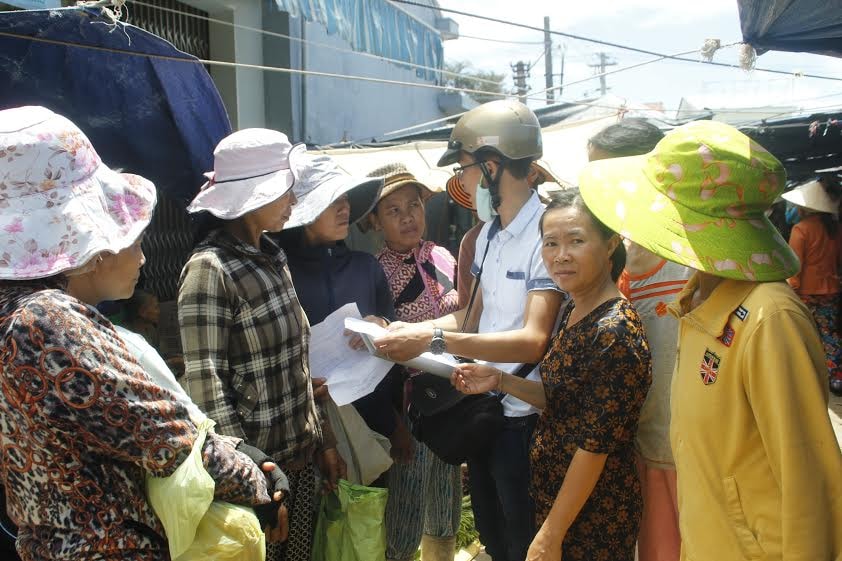 Hàng chục tiểu thương ở chợ Kế Xuyen đang lao đao vì chủ hụi ôm tiền bỏ trốn.