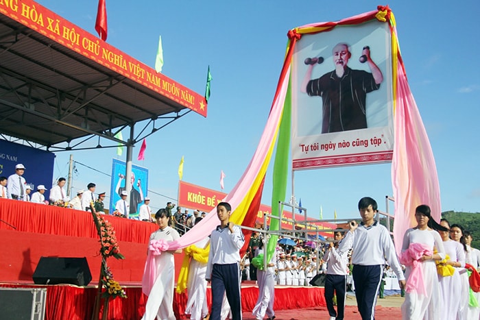 Uncle Ho image in the festival opening ceremony