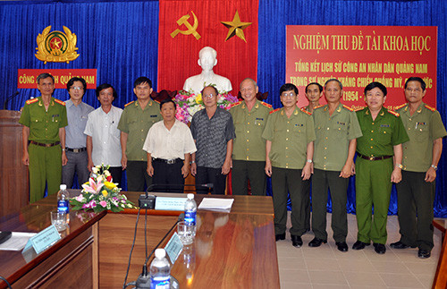Hội đồng nghiệm thu đề tài khoa học Tổng kết lịch sử công an Quảng Nam trong sự nghiệp kháng chiến chống Mỹ cứu nước.