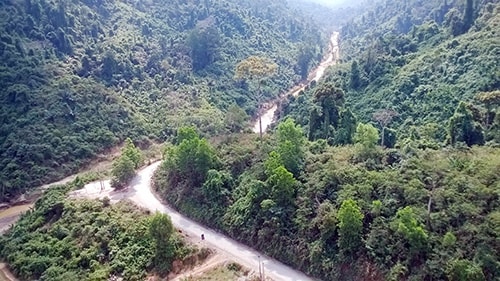 Khe Vinh, nơi đẫm máu phu vàng sẽ chìm sâu dưới lòng hồ thủy điện như chôn vùi quá khứ đau thương. Ảnh: HƯNG QUỐC