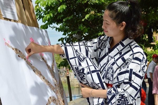 Painting sakura.