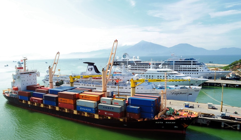 Một khi thế mạnh của các tỉnh miền Trung là biển, rõ ràng không có gì ngạc nhiên khi hàng loạt địa phương ven biển chọn mô hình phát triển đô thị biển đẳng cấp cao là một xu thế tất yếu.