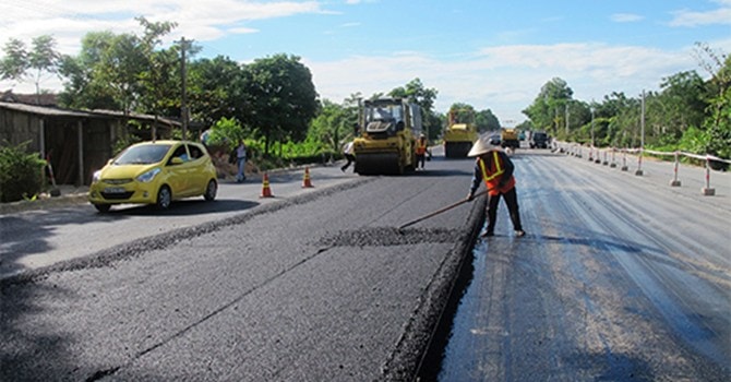 Công trình mở rộng quốc lộ 1 qua nhiều tỉnh tiềm ẩn nguy cơ tai nạn giao thông.