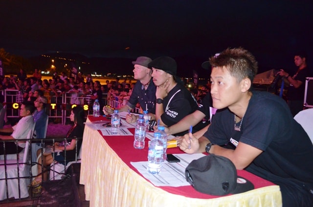 Ban giám khảo là những B-Boy nổi tiếng đến từ nhiều quốc gia Châu Á: Kastu (Nhật Bản), Bojin (Đài Loan) và G1 (Thailand).