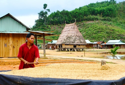 Cuộc sống đồng bào vùng cao Tây Giang từng ngày đổi mới từ những chủ trương hợp lòng dân.