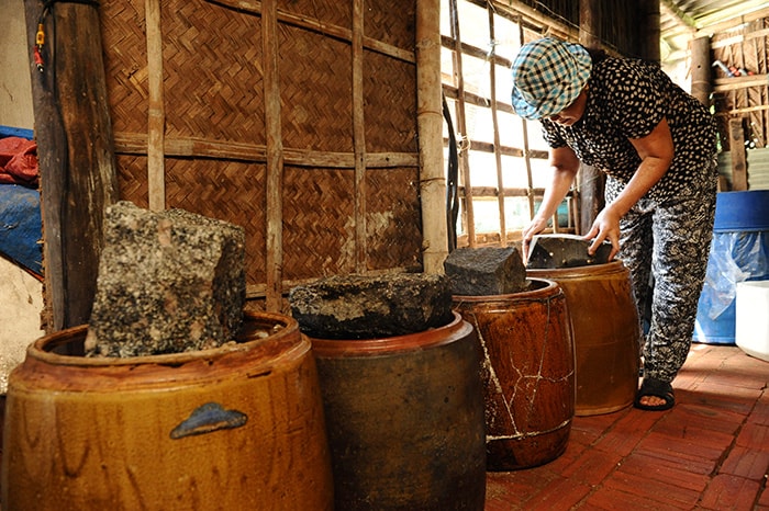 Chèn đá không cho cá sình để giữ độ dai và cứng. 