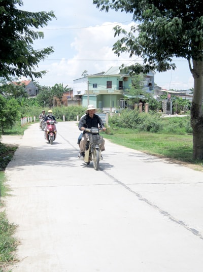 Bộ mặt nông thôn Đại Hòa có nhiều đổi thay, đường làng phong quang, sạch đẹp. Ảnh: C.N