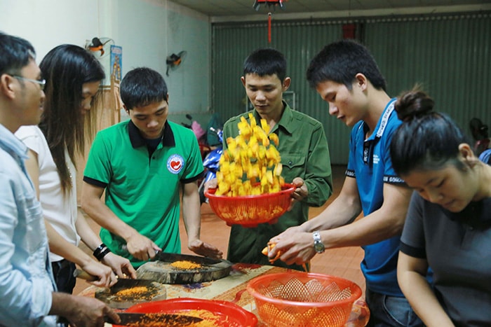 Sơ chế thực phẩm.