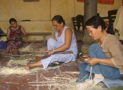 Có việc làm, nhiều hộ mới có khả năng thoát nghèo.