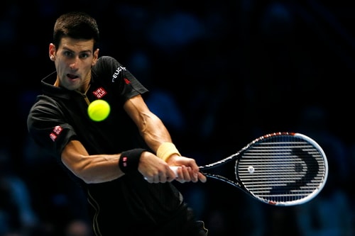 Djokovic vượt lên trước trong trận bán kết đầy kịch tính