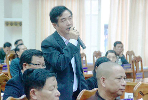 Đại biểu Phạm Thế Quyền – Chủ tịch UBND huyện Phước Sơn bày tỏ lo lắng về nguy cơ ô nhiễm môi trường ở thượng nguồn do các công ty vàng gây ra.