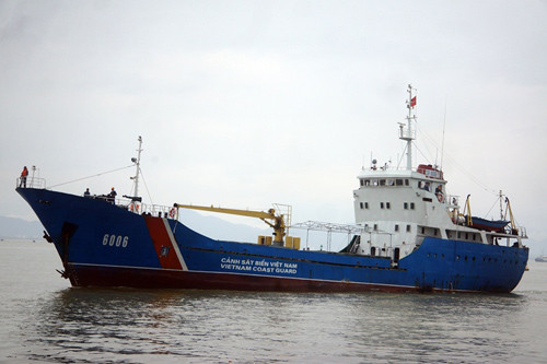 Hai tàu CSB 2015 và CSB 6006  tham gia cứu hộ thành công tàu Hoa Mai 25.