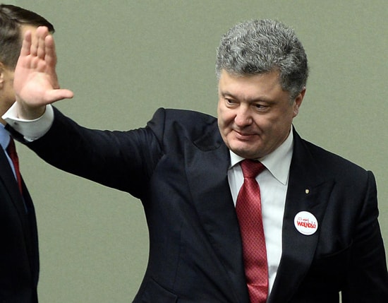 Tổng thống Petro Poroshenko muốn thúc đẩy việc Ukraine gia nhập NATO. Ảnh: AFP