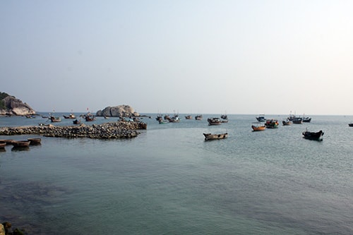 Cham Island seashore. Photo: Tran Trang