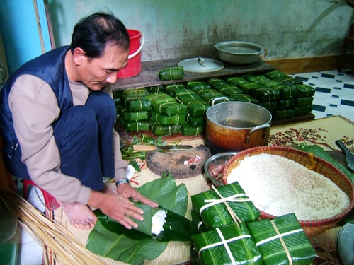 Tìm mua hàng “người nhà làm” là xu hướng tiêu dùng trong dịp Tết Nguyên đán năm nay. Ảnh: C.T.ANH