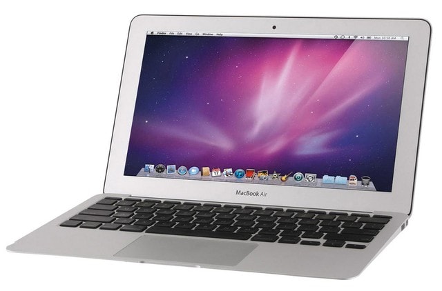 Chiếc MacBook Air có độ dày chỉ 0,68 inch.