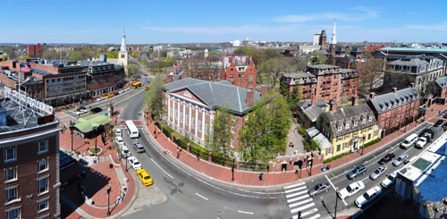 Trường Đại học Harvard (bang Massachusetts, Mỹ).