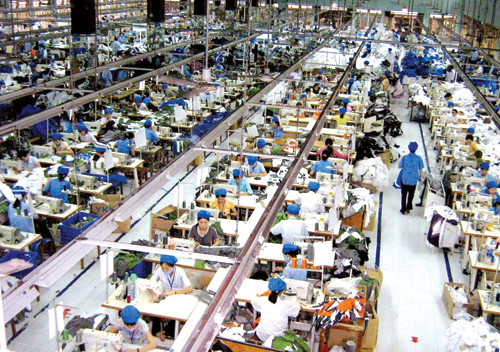 Ngành dệt may phát triển góp phần làm gia tăng đáng kể giá trị sản xuất chung của ngành công nghiệp. 
