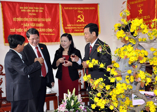 Bí thư Tỉnh ủy Nguyễn Đức Hải chúc mừng Ban Dân vận xuân mới