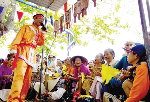 Hội bài chòi thường diễn ra vào dịp năm mới. Ảnh: PHƯƠNG THẢO