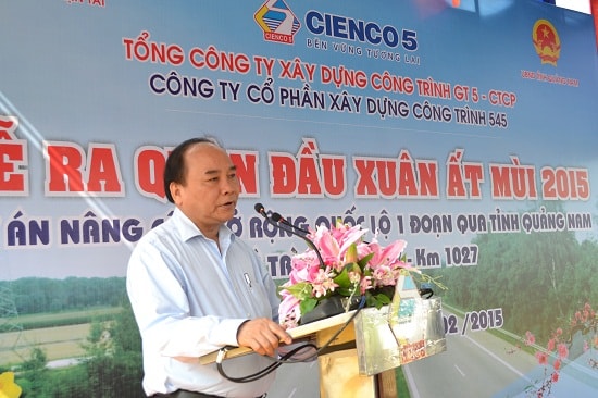 Phó Thủ tướng Nguyễn Xuân Phúc phát lệnh ra quân.