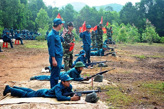 Công tác huấn luyện dân quân tự vệ luôn được Ban Chỉ huy Quân sự TP.Tam Kỳ triển khai hằng năm.Ảnh: ĐIỆN NGỌC