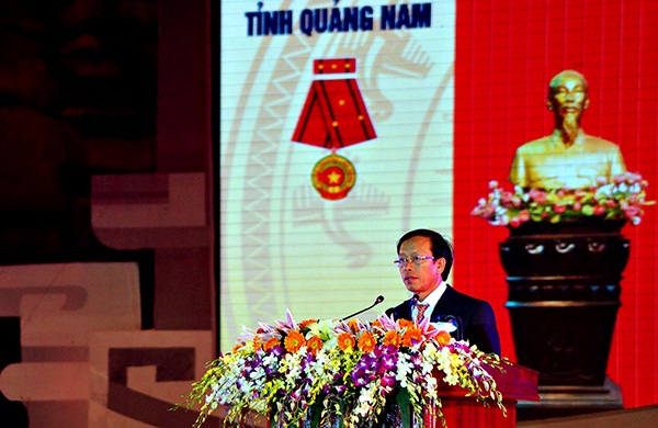 Đồng chí Lê Phước Thanh - Bí thư Tỉnh ủy, Chủ tịch UBND tỉnh đọc diễn văn tại buổi lễ. Ảnh: NGUYỄN TUẤN