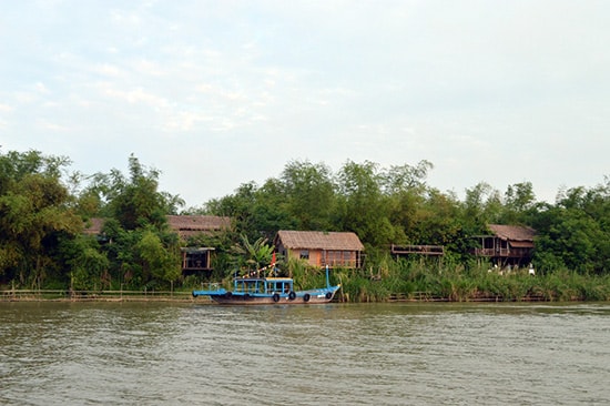  Làng du lịch cộng đồng Triêm Tây được đầu tư xây dựng với kỳ vọng cải thiện cuộc sống người dân nơi đây.