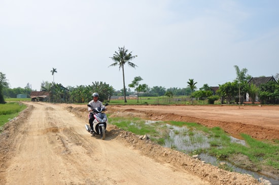 Dự án cao tốc Đà Nẵng – Quảng Ngãi đoạn qua thôn Quý Thạnh I (xã Bình Quý, Thăng Bình). Ảnh: H.G