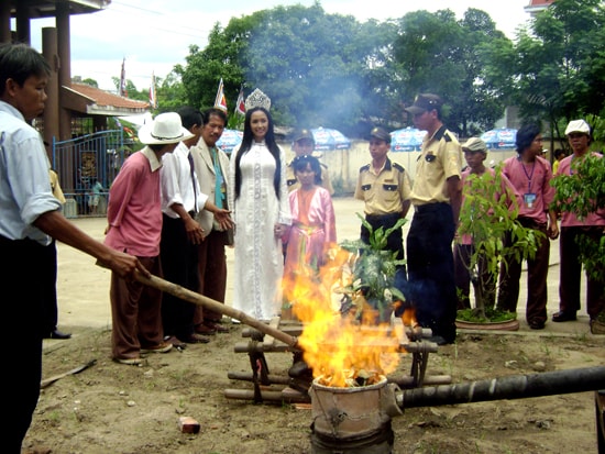 Trình diễn nghề trong sự kiện festival năm 2009 tại làng nghề đúc đồng Phước Kiều. Từ đó đến nay, nhà truyền thống vẫn chưa tham gia thêm sự kiện nào nữa.