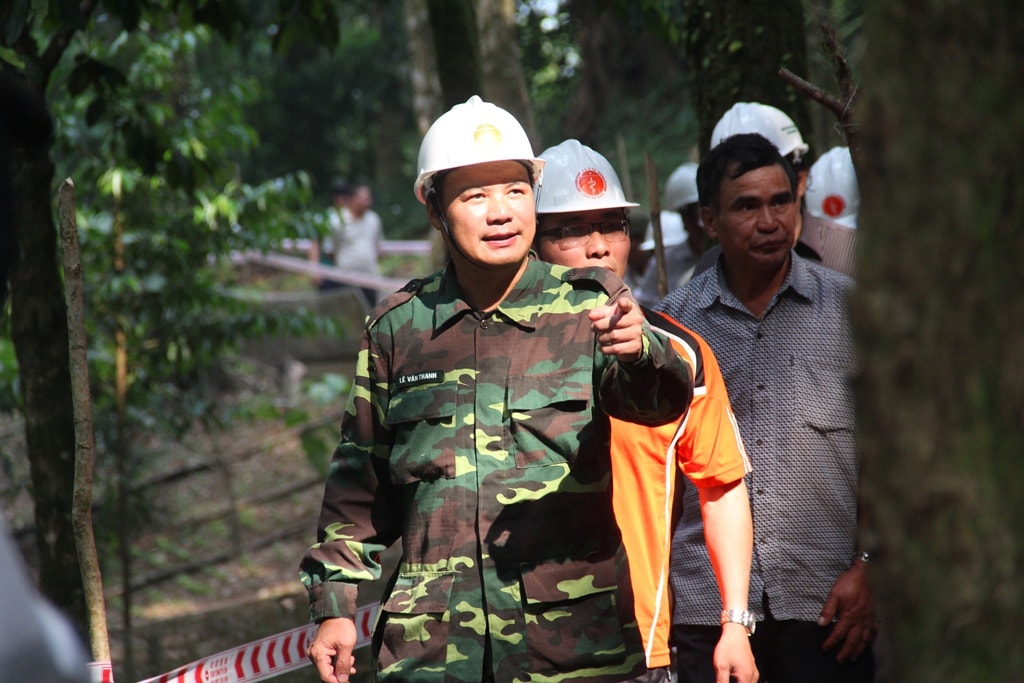 Đích thân Phó Chủ tịch UBND tỉnh Lê Văn Thanh cùng đến khảo sát thực địa vườn sâm. Sau gần 14 năm, ông Thanh là lãnh đạo của tỉnh thứ 2 đặt chân đến vùng đất này.