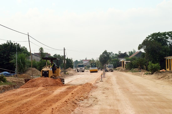 Vấn đề quan tâm nhất của Điện Bàn chính là nguồn lực để đầu tư hạ tầng giao thông. Ảnh: V.L