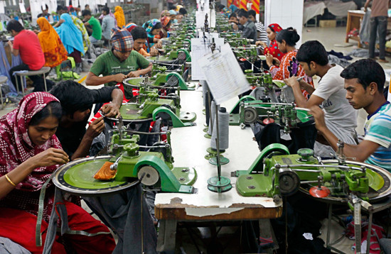 Công nhân ngành may mặc tại Bangladesh. (Ảnh: Gallerhip)