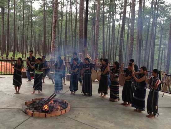 Múa cồng chiêng- Di sản văn hóa phi vật thể tại Lang Biang được UNESCO công nhận.