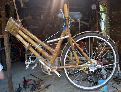 Bamboo bicycle – unique product of Mr. Muoi and his son