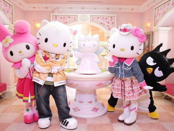  “Cô mèo” Hello Kitty.