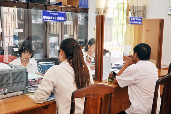 Cải cách hành chính nhằm phục vụ đối tượng tốt hơn là nhiệm vụ quan trọng của toàn ngành bảo hiểm xã hội.Ảnh: D.L