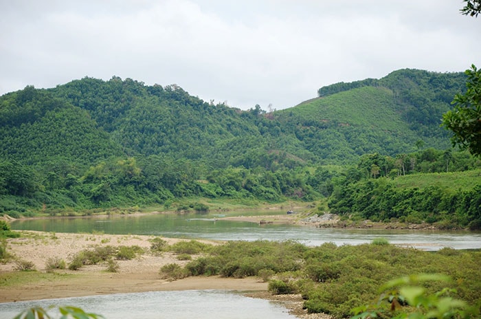 Sông Tranh đoạn qua bến Én xã Hiệp Hòa.