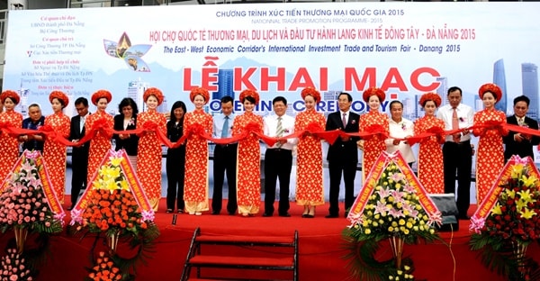 Cắt băng Khai mạc Hội chợ EWEC Đà Nẵng 2015