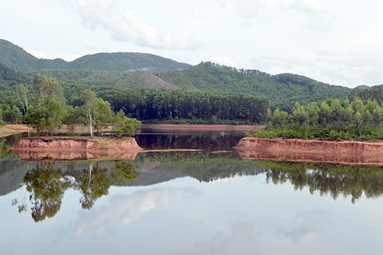 Hoang sơ Thạch Bàn. Ảnh: KHÁNH LINH