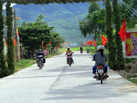 Làng quê nông thôn ở Đại Lãnh khởi sắc. Anh: H.LIÊN