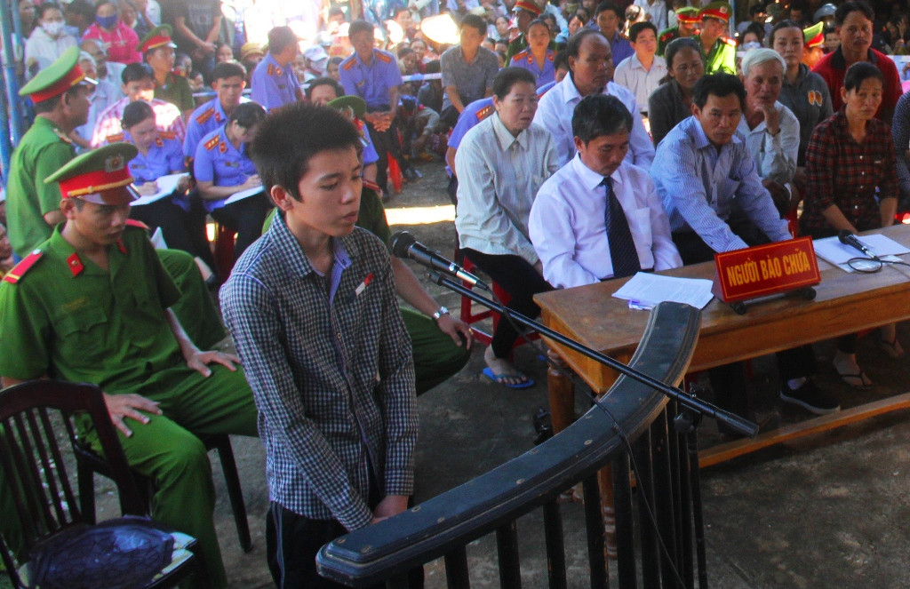 Bị cáo Lê Thanh Hùng tại phiên tòa xét xử lưu động sáng nay