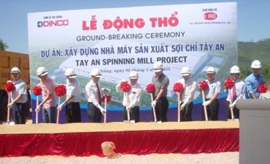 The groundbreaking ceremony of the thread manufacturing factory in Tan An Industry Cluster (Duy Trung Commune). Picture: H.T