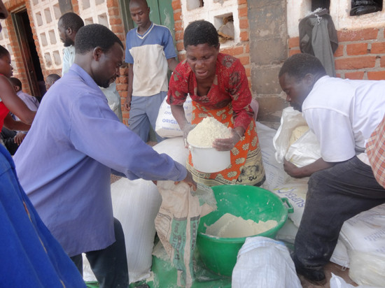 Số người nhận viện trợ lương thực tăng cao tại Malawi. ảnh: unocha