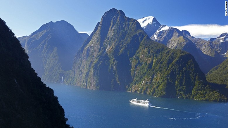 17. Fiordland National Park (New Zealand)