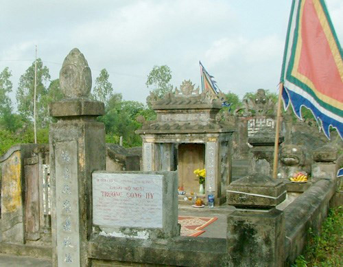 Lăng mộ cụ Trương Công Hy.