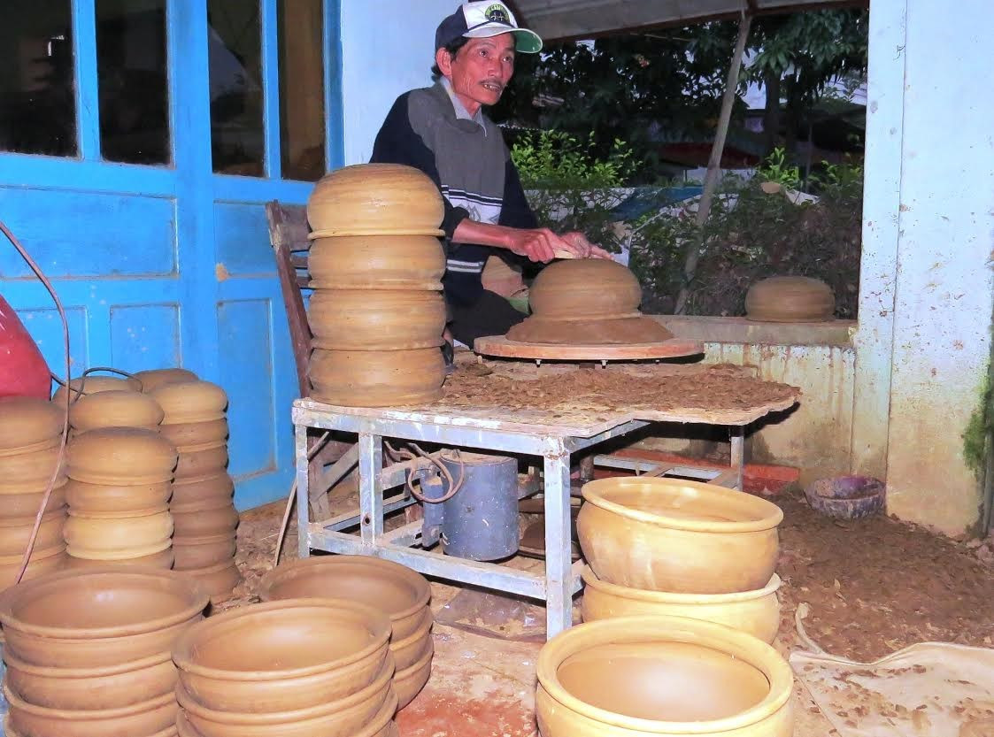 A terra cotta establishment in Thanh Ha. Picture: HOANG LIEN