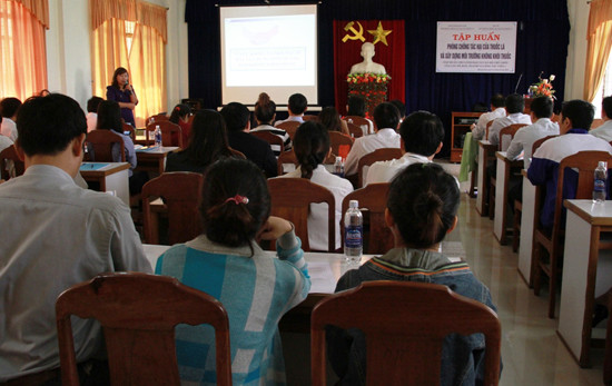 Tập huấn phòng chống tác hại của thuốc lá cho cán bộ chủ chốt các sở, ban ngành trong tỉnh. Ảnh: P.G